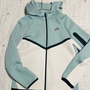 Nike Tec- boys XL. NEW!